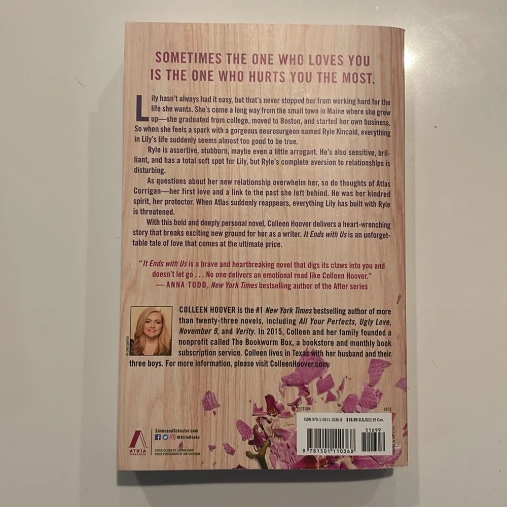 Colleen Hoover book set - It Starts With Us & It Ends With Us - Picture 5 of 5